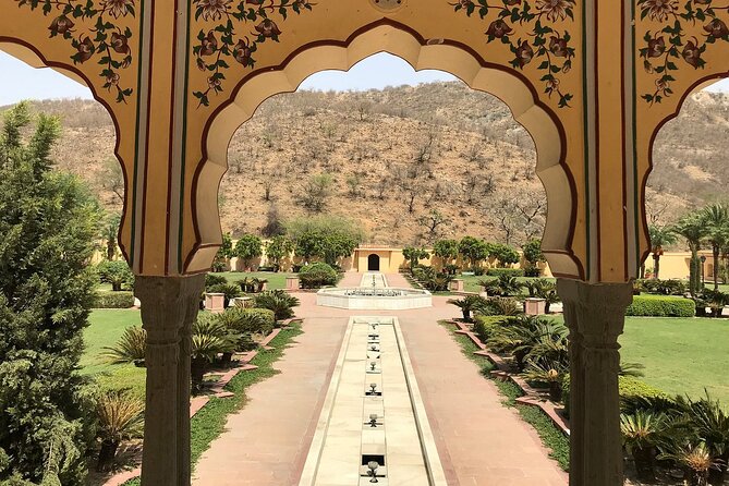 Private Jaipur Half-Day: Amber Fort, Stepwell, Jal Mahal & Gaitor - What You’re Really Paying For: Private Comfort at a Budget Price