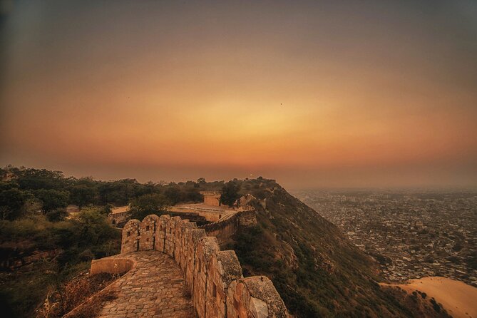 Private Jaipur Night Tour with Nahargarh Sunset Views - Jal Mahal at night: the floating palace effect