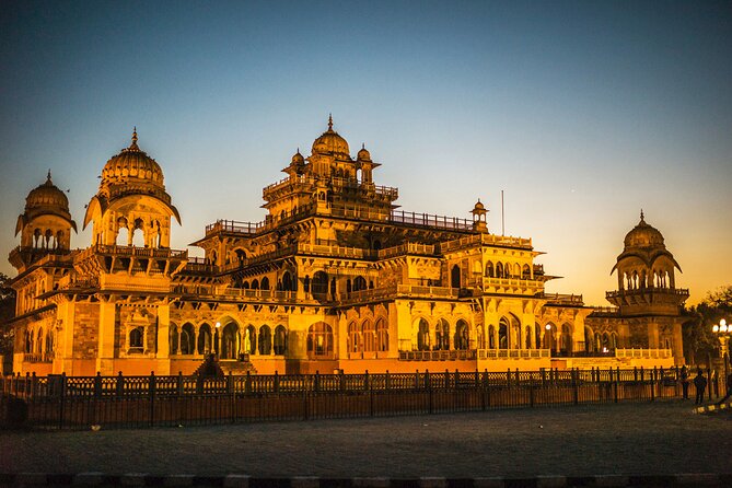 Private Jaipur Night Tour with Nahargarh Sunset Views - Hawa Mahal outside at night: the honeycomb silhouette