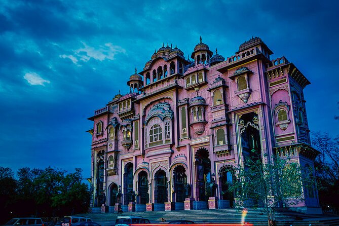 Private Jaipur Night Tour with Nahargarh Sunset Views - Albert Hall Museum glow: a clean photo stop