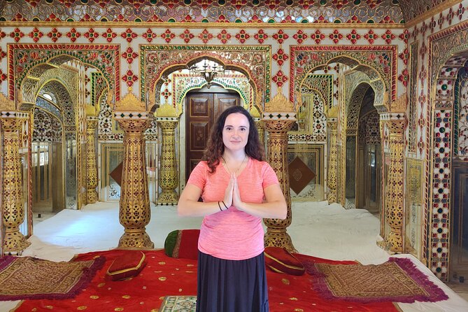 Private Jaipur Tour for Solo Female Traveler with Female Guide - Pink City with an experienced female guide