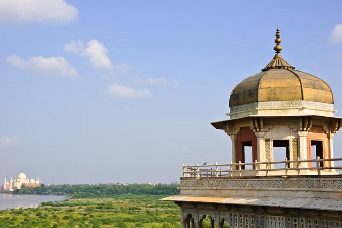 Private Same-Day Taj Mahal & Agra Fort Tour from Jaipur by Car - Agra with a local guide: how you get more from each monument