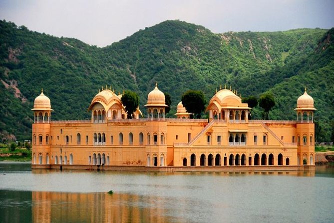 Private Tour: Jaipur Sightseeing with Monument Entrance Fees - Your day starts at 9:30: private car logistics that save energy