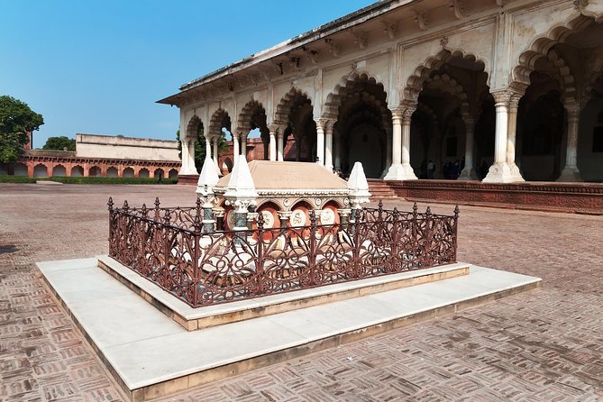 Same Day Taj Mahal, Agra Fort & Baby Taj Tour from Jaipur by Car - The car ride: A/C comfort and vehicle sizes that match your group