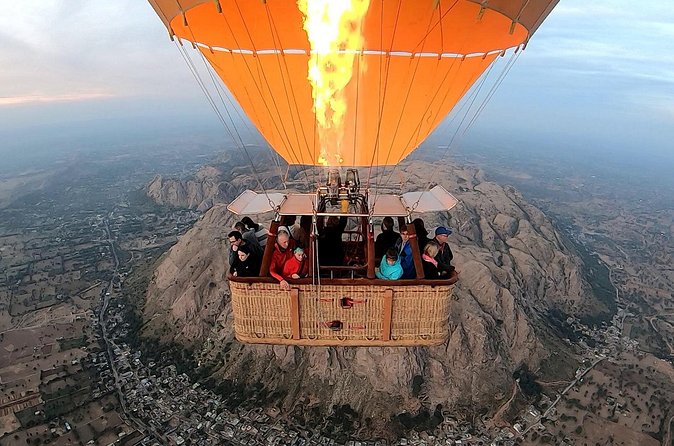 SkyWaltz Hot Air Balloon Safari - The team vibe: safety first, plus real skill