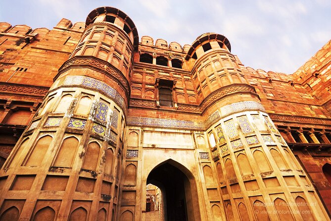 Taj Mahal and Fatehpur Sikri Day Trip from Jaipur - Agra Fort: a 1-hour guided hit for Akbar’s Mughal power center
