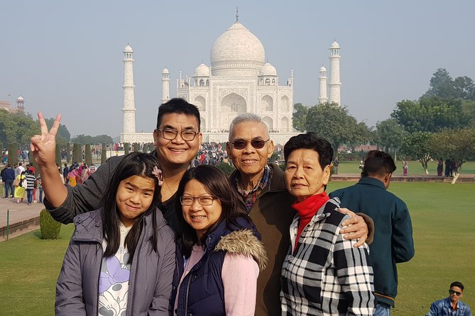 Taj Mahal Tour from Jaipur by Car - Private Day Trip - Battery bus ride and photo time at Taj Mahal
