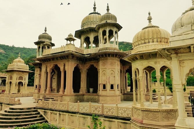 Travel Through the Streets of Jaipur by Tuktuk with a Local - Key highlights you should care about