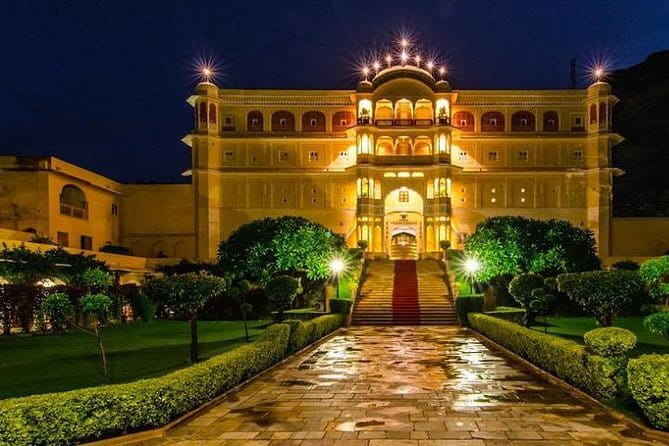 Travel Through the Streets of Jaipur by Tuktuk with a Local - Jantar Mantar and optional museum stops that fit real time