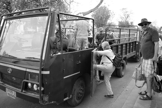 Two Night Safari Experience Ranthambore National Park &Transfers - Ranthambore Fort and Ganesh Temple: a cultural finish
